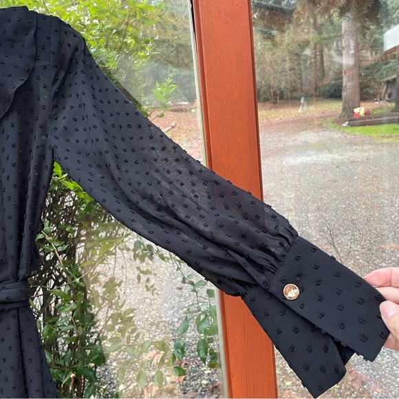 NWT Massimo Dutti Black Midi dress with gold-toned buttons - Studio size XS NWT Massimo Dutti Black Midi dress with gold-toned buttons - Studio size XS